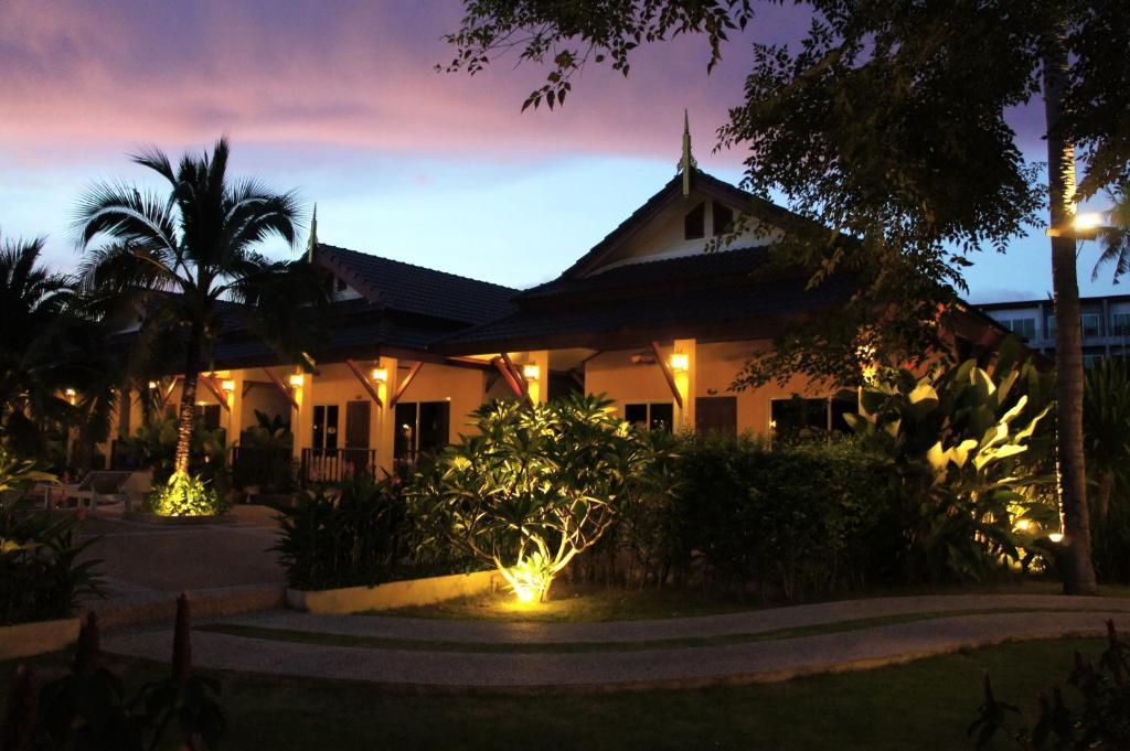 Le Piman Resort Rawai Exteriör bild
